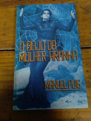 LIVROS O BEIJO DA MULHER ARANHA 