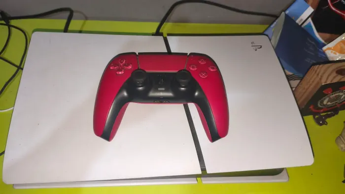 Play 5 + 2 jogos e 1 controle  (somente avista pix)