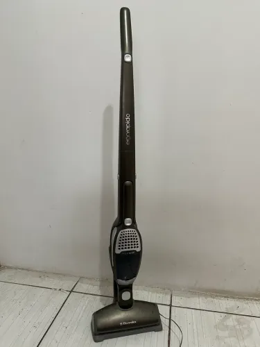 Aspirador de pó Eletrolux Ergo4 sem fio