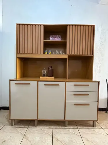 Armário de Cozinha Grande com Portas Ripadas