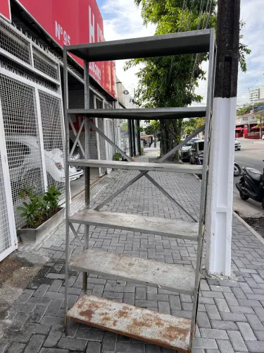 Estante de alumínio