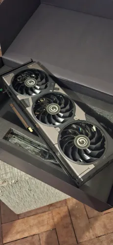 NVIDIA RTX 3070 TI 8GB novíssima.