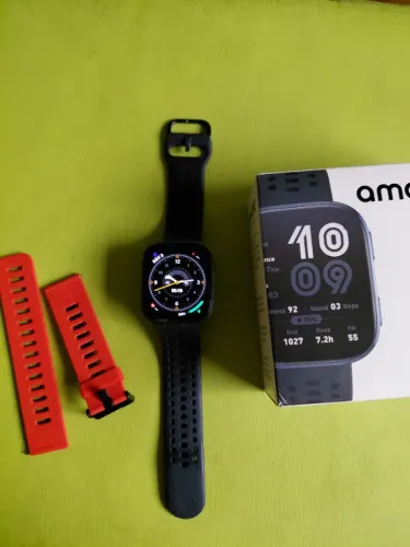 Smartwatch Amazfit Bip6 ótimo estado, GPS, Resistente a água, Monitor 24 horas, Sensores