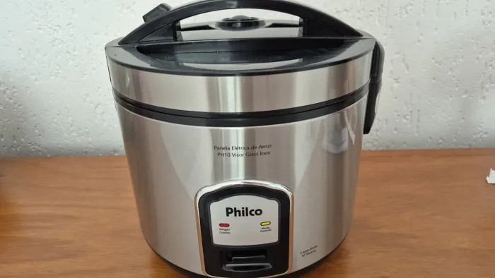Panela elétrica de arroz e legumes
