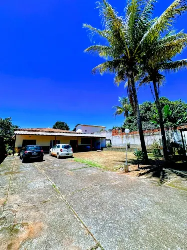 Casa ampla  Vicente Pires | Rua 03  Excelente oportunidade para quem busca espaço, confort