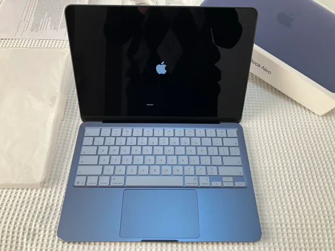 MacBook Neo 8/512 Azul Garantia 05/2027 com NF