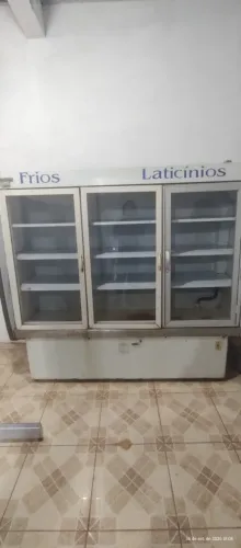 Expositor de bebidas e frios 3 portas usado