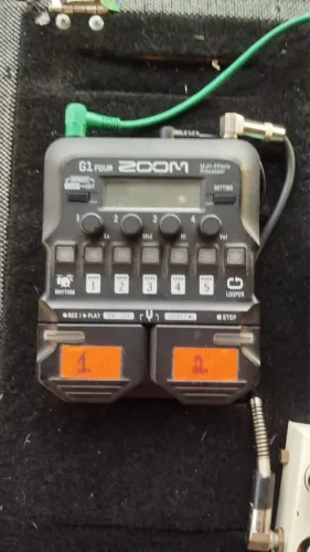 Zoom G1 four