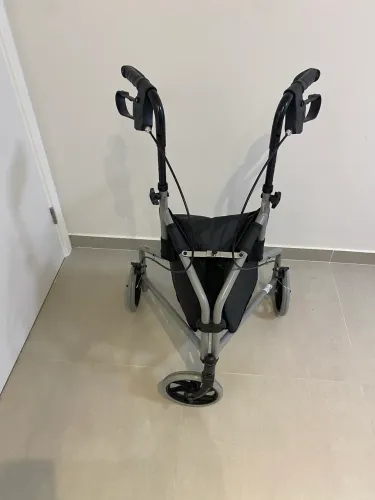 Andador Ortopédico 3 Rodas Dobrável para Idoso