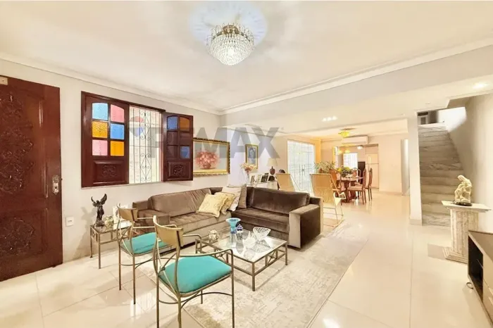 Vendo Casa com mais de 800m² no bairro do Marco Belém-PA
