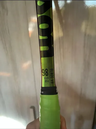 Raquete Blade V8 - L3 - 305g - 16x19