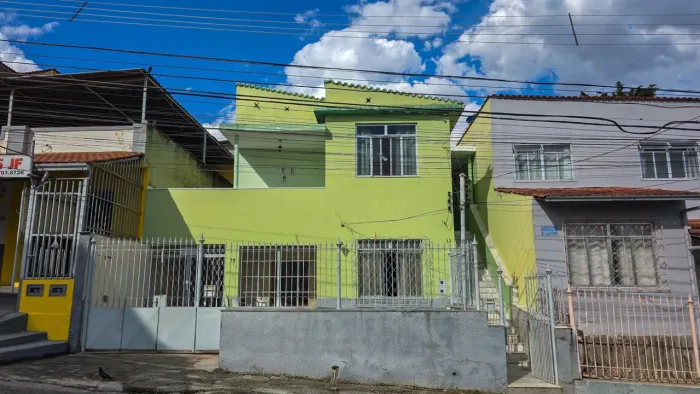 Sobrado 3 quartos - Santa Terezinha