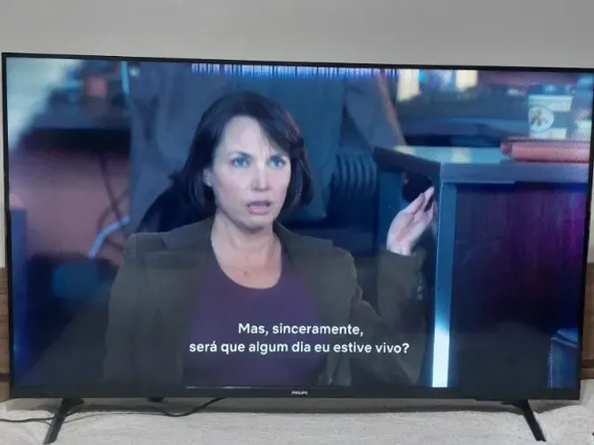 Smart TV Philips 43" com defeito na imagem - para uso ou peças
