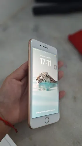 Iphone 8 plus 64 gigas