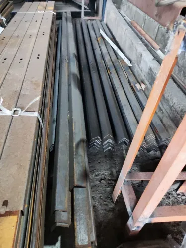 Venda de perfil e cantoneiras 