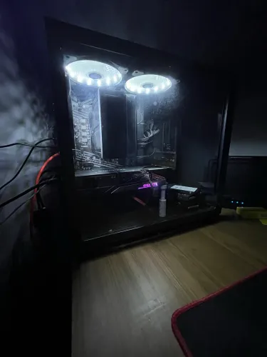 TROCO RX 7600 GIGABYTE GAMING OC TRIPLE FAN + VOLTA