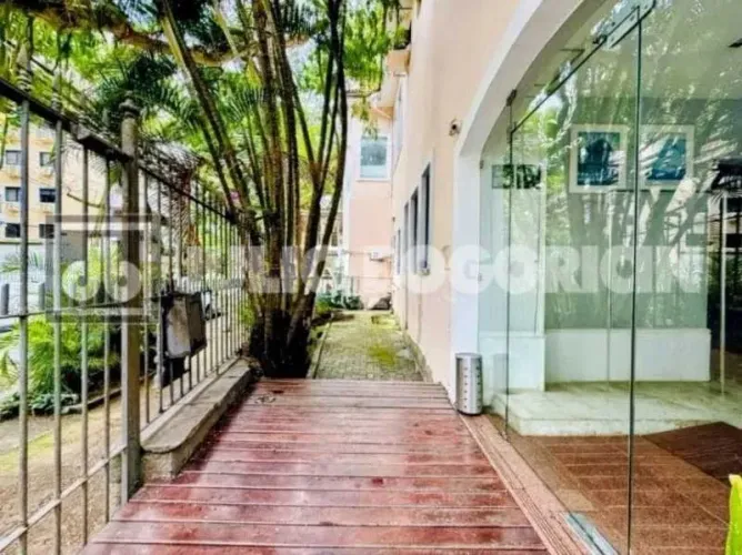 Casa : / Comercial / Jardim Botânico 8 quartos
