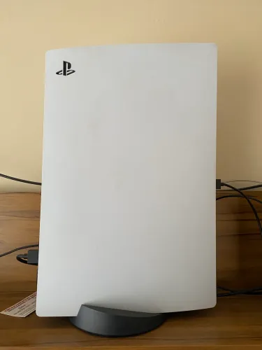 Ps5 com 1 controle e 3 jogos - (GTA, FIFA26, CALFDUTY)