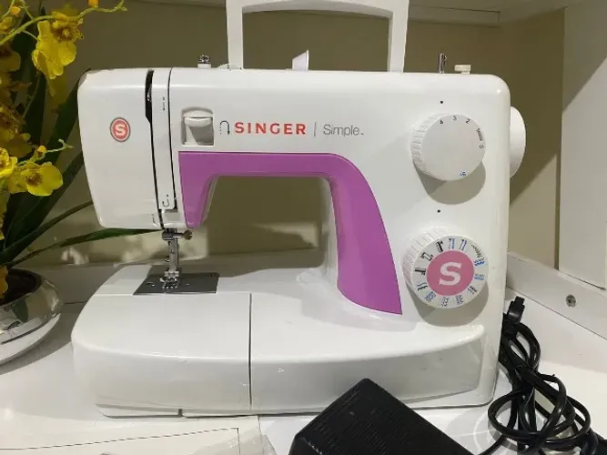 Máquina de Costura Singer Excelente