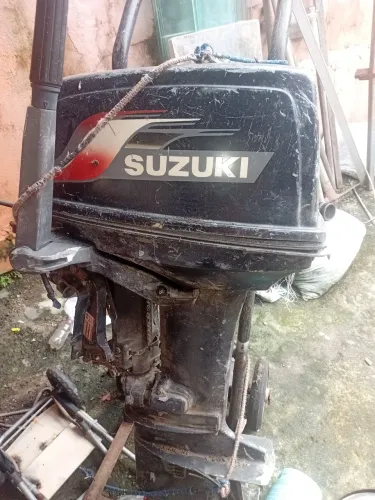 Motor de popa Suzuki 