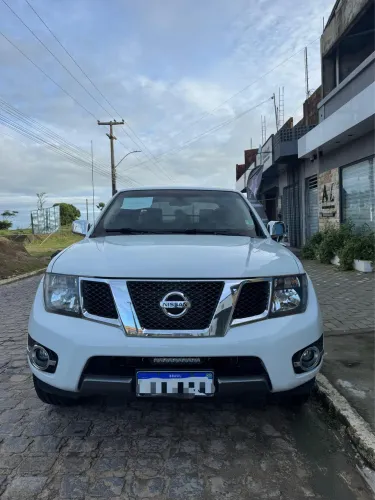 Nissan Frontier Platinum CD 4X4 2.5 TB Diesel 2014
