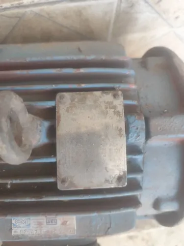 Motor trifásico 7.5 vc