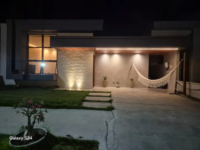 CASA EM CONDOMÍNIO PERTO DA PRAIA DO FRANCÊS