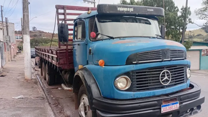 Caminhão Mercedes 