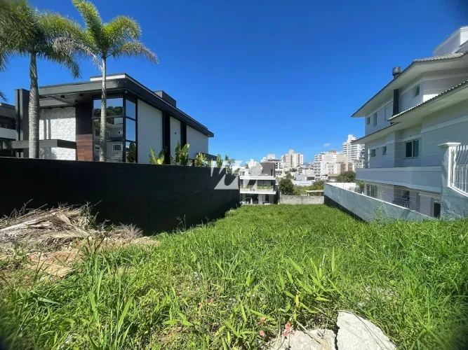 Terreno 384m² no Pedra Branca - imv