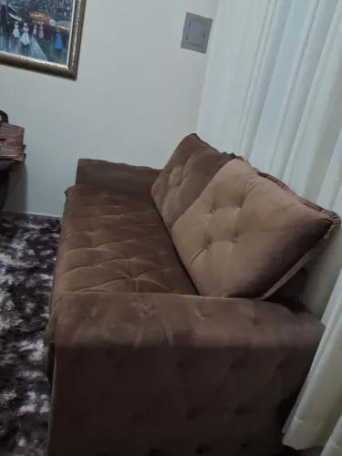Sofá 2/3 Lugares em Suede Marrom Excelente Estado - R$ 900