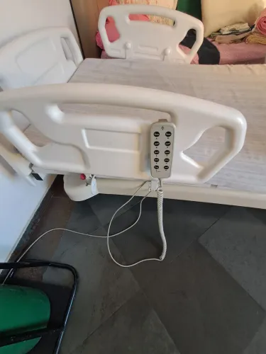 Cama hospitalar de 8 posições em ótimo estado