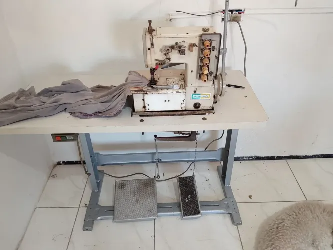 Máquina de costura