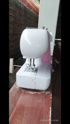 Vendo máquina de costura roupa 
