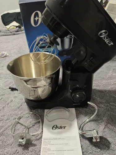 Batedeira Planetária Oster Preta Bowl Inox 850w