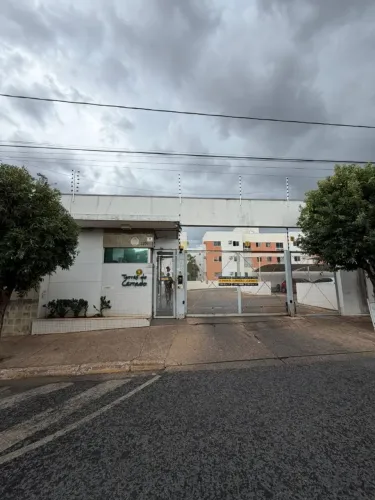 Aluga-se apartamento 3/4 sendo uma suíte no Condomínio Torres do Cerrado em Cuiabá MT 