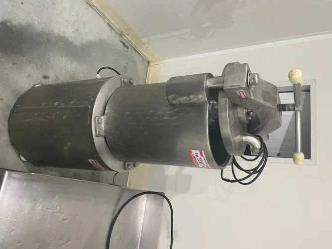 Embutideira - ensacadeira de linguiça - embutidos hidráulica 45 kg total inox