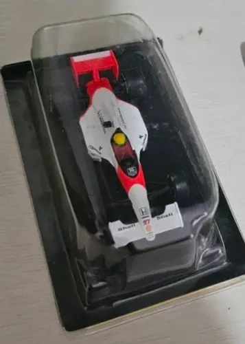 Miniatura Ayrton Senna.