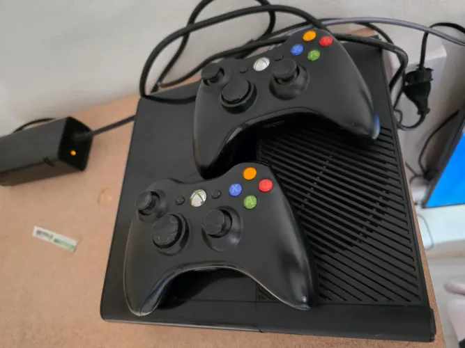 Xbox 360 Super Slim