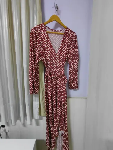 Vestido envelope vermelho e branco