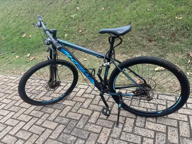 Bicicleta Aro 29 KRW Alumínio 21 Velocidades Freio a Disco SX37 - 19" - Preto/Azul