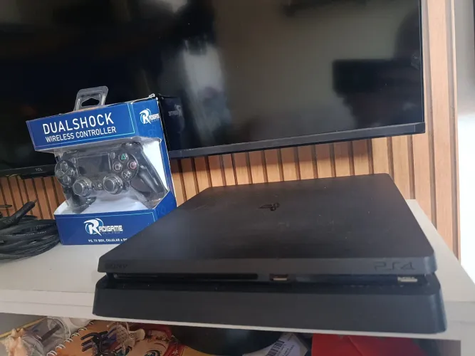 Playstation 4 com 10 jogos