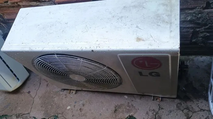 Condensadora LG de 24 mil BTUs serpentina cobre funcionando perfeitamente 