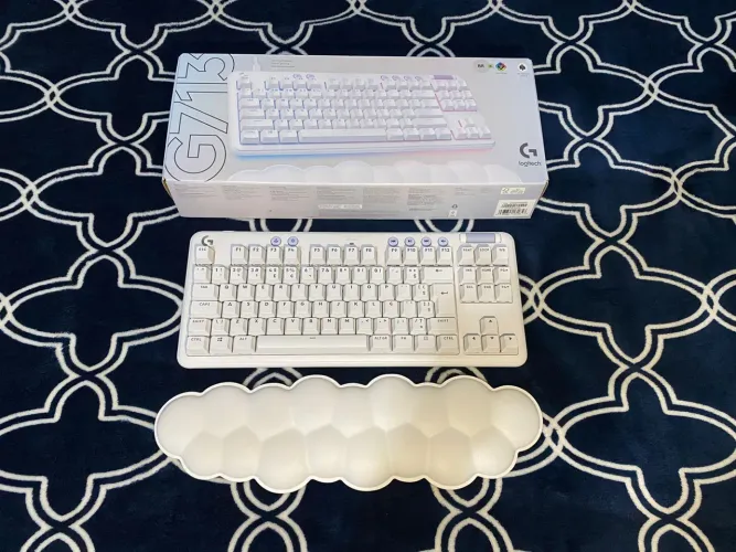 Teclado gamer logitech g713