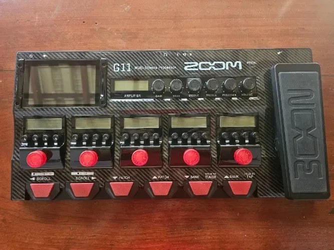 Pedaleira Zoom G11 - Pouco utilizada
