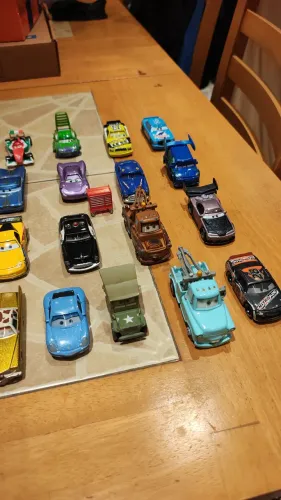 Miniaturas do filme carros