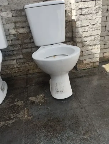 Duas Bacia sanitária DECA