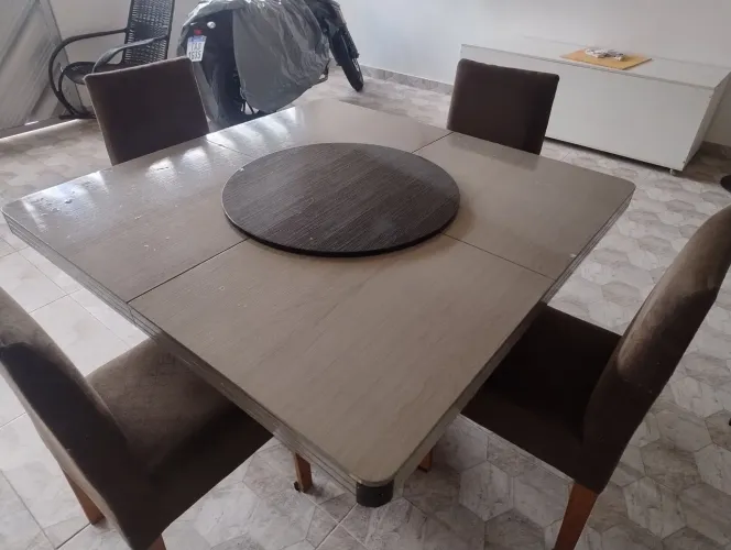 MESA GIRATÓRIA EM MDF COM 4 CADEIRAS 