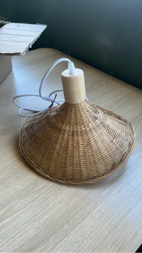 Vendo pendente NOVO em palha natural.