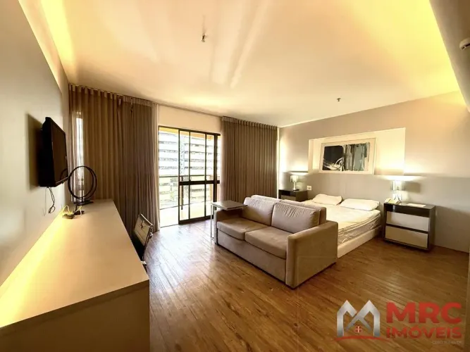 LINDO APTO REFORMADO - MOBILIADO - COM VARANDA