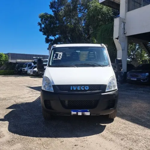 IVECO 35S14 ANO 2018 CARROCERIA ABERTA C/AR CONDICIONADO